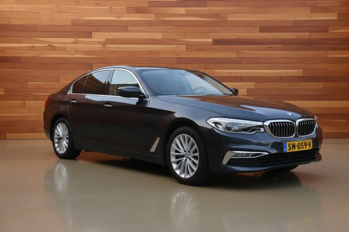 530e iPerformance High Executive | LUXURY LINE