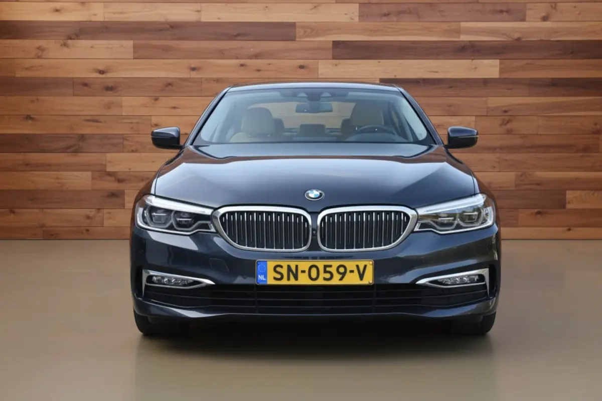 530e iPerformance High Executive | LUXURY LINE