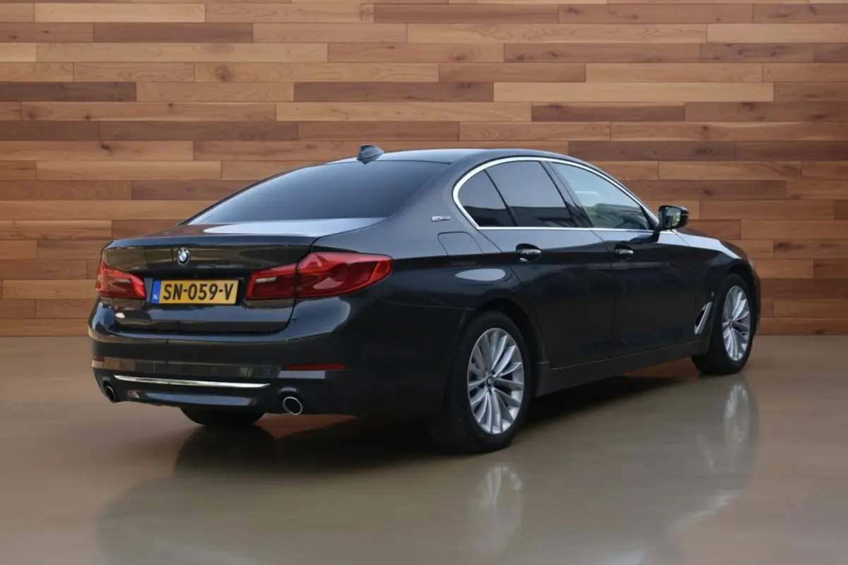 530e iPerformance High Executive | LUXURY LINE