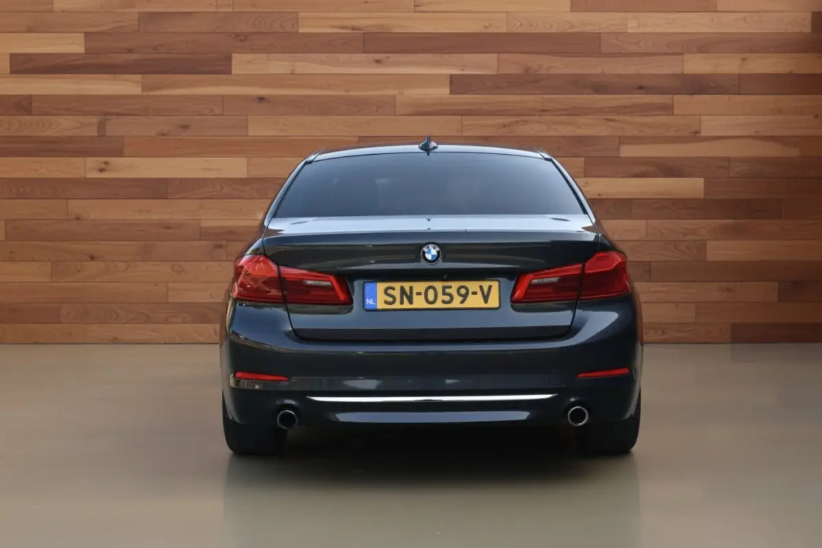 530e iPerformance High Executive | LUXURY LINE