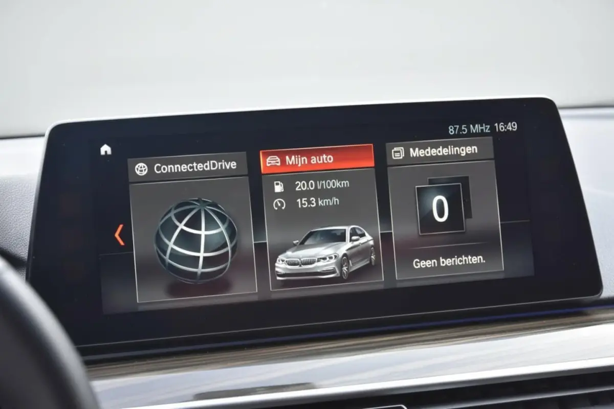 530e iPerformance High Executive | LUXURY LINE