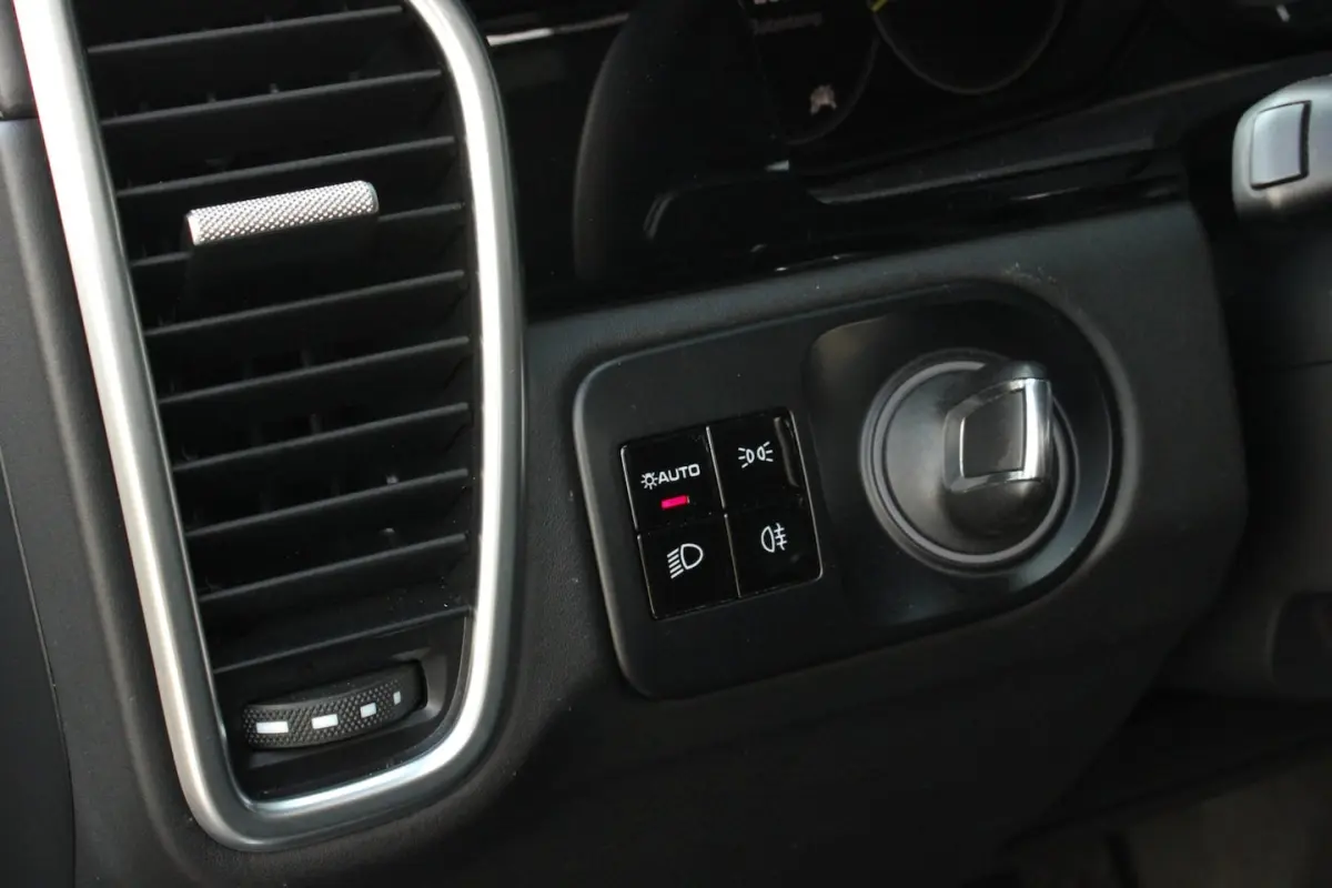 3.0 E-Hybrid FULL BLACK / PANO-DAK / SPORT CHRONO / LUCHTVERING / TREKHAAK / NAVIGATIE/OND
