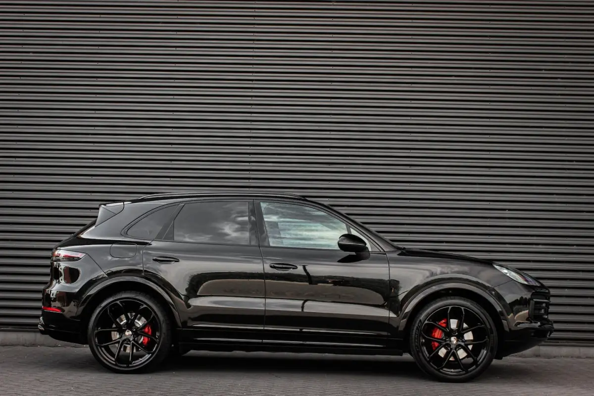 3.0 E-Hybrid FULL BLACK / PANO-DAK / SPORT CHRONO / LUCHTVERING / TREKHAAK / NAVIGATIE/OND