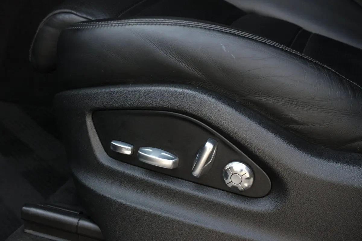 3.0 E-Hybrid FULL BLACK / PANO-DAK / SPORT CHRONO / LUCHTVERING / TREKHAAK / NAVIGATIE/OND