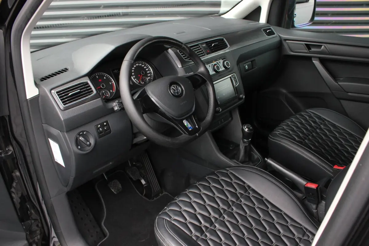 2.0 TDI 185PK JB- EDITION / FULL BLACK / SCHROEFSET / LEDEREN BEKLEDING / NIEUWSTAAT / ELE