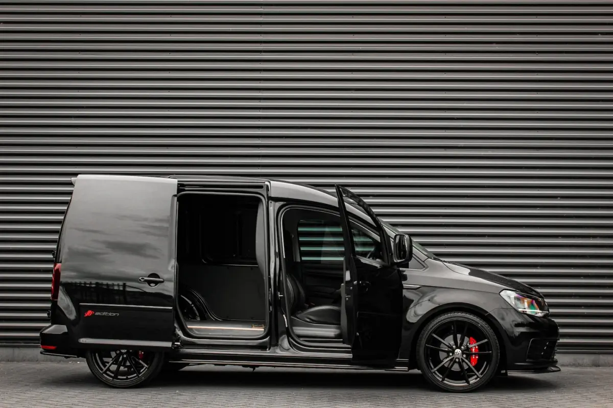 2.0 TDI 185PK JB- EDITION / FULL BLACK / SCHROEFSET / LEDEREN BEKLEDING / NIEUWSTAAT / ELE