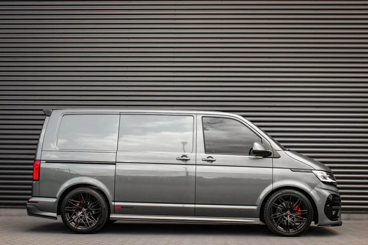 2.0 TDI L1H1 204PK JB- EDITION DSG / PDC / SCHROEFSET / GTI INTERIEUR / SUBWOOFER / APPLE