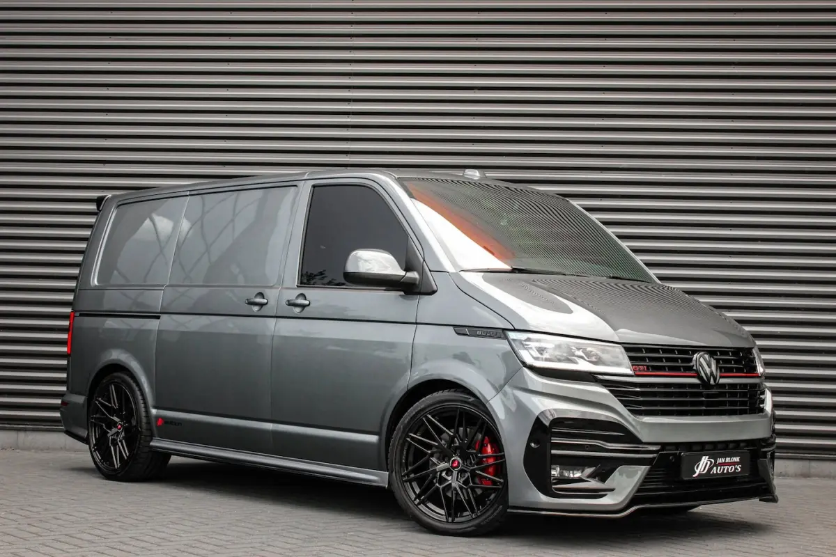 2.0 TDI L1H1 204PK JB- EDITION DSG / PDC / SCHROEFSET / GTI INTERIEUR / SUBWOOFER / APPLE