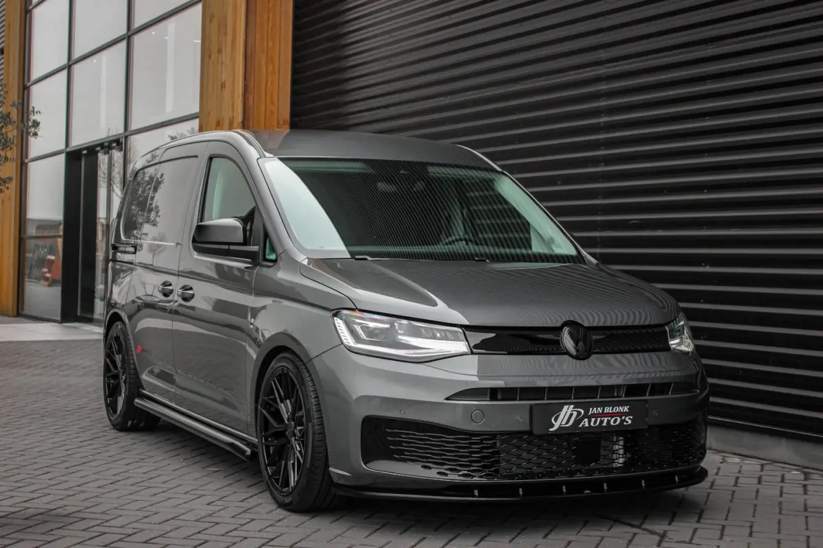 2.0 TDI JB- EDITION / MAXTRON / SIDE- BARS / VERLAGING / ELEK- PAKKET / PDC / CAMERA / BLA