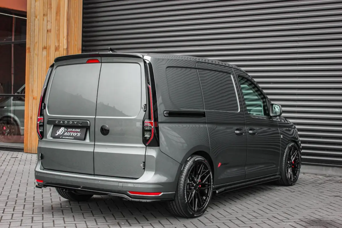 2.0 TDI JB- EDITION / MAXTRON / SIDE- BARS / VERLAGING / ELEK- PAKKET / PDC / CAMERA / BLA