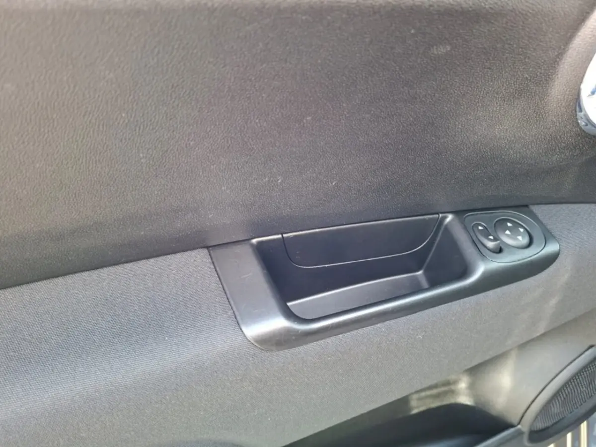 1.0 HYBRID DOLCEVITA AIRCO CRUISE PDC CARPLAY