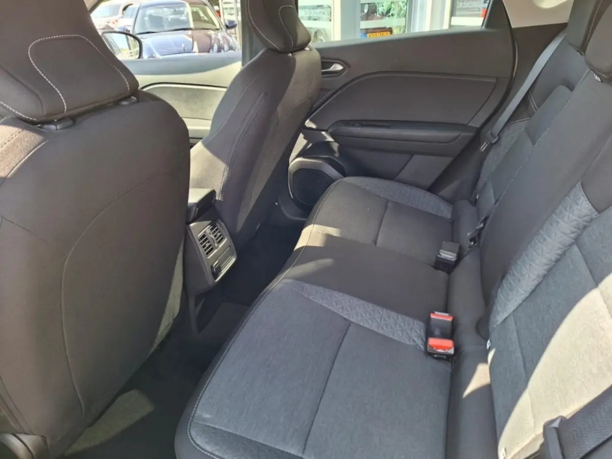 1.6 E-TECH 145 AUTOMAAT BUSINESS ZEN AIRCO NAVI PDC-CAMERA