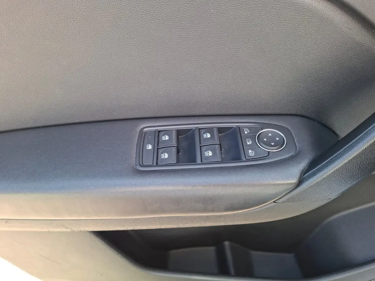 1.6 E-TECH 145 AUTOMAAT BUSINESS ZEN AIRCO NAVI PDC-CAMERA