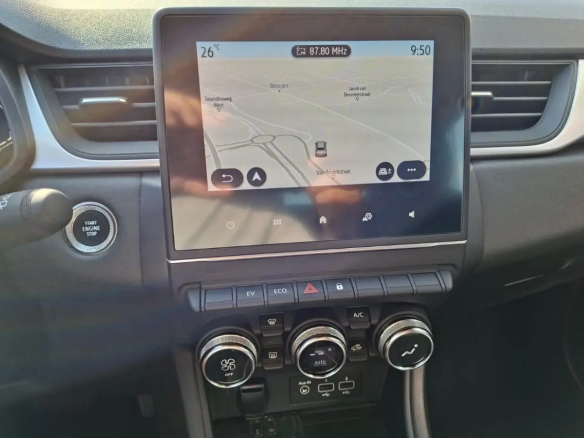 1.6 E-TECH 145 AUTOMAAT BUSINESS ZEN AIRCO NAVI PDC-CAMERA