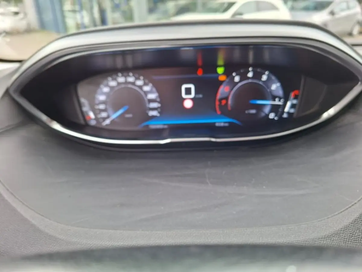 1.2 PURETECH AUTOMAAT ACTIVE AIRCO NAVI LMV 7ZITPL PDC-CAMERA