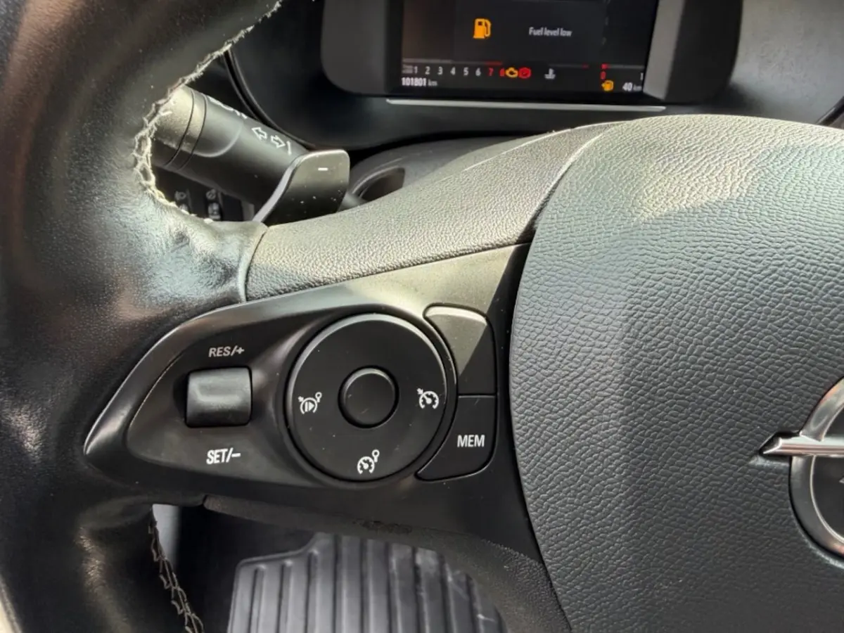 1.2 ELEGANCE AUTOMAAT NAVI AIRCO/ECC PDC