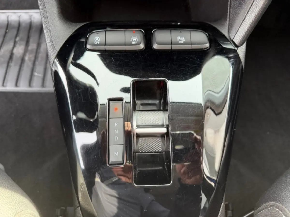 1.2 ELEGANCE AUTOMAAT NAVI AIRCO/ECC PDC