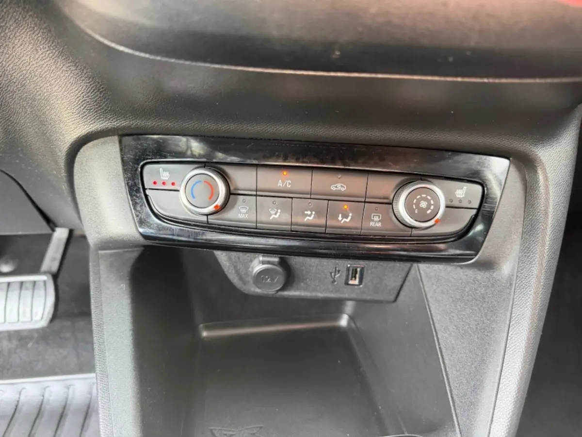 1.2 ELEGANCE AUTOMAAT NAVI AIRCO/ECC PDC