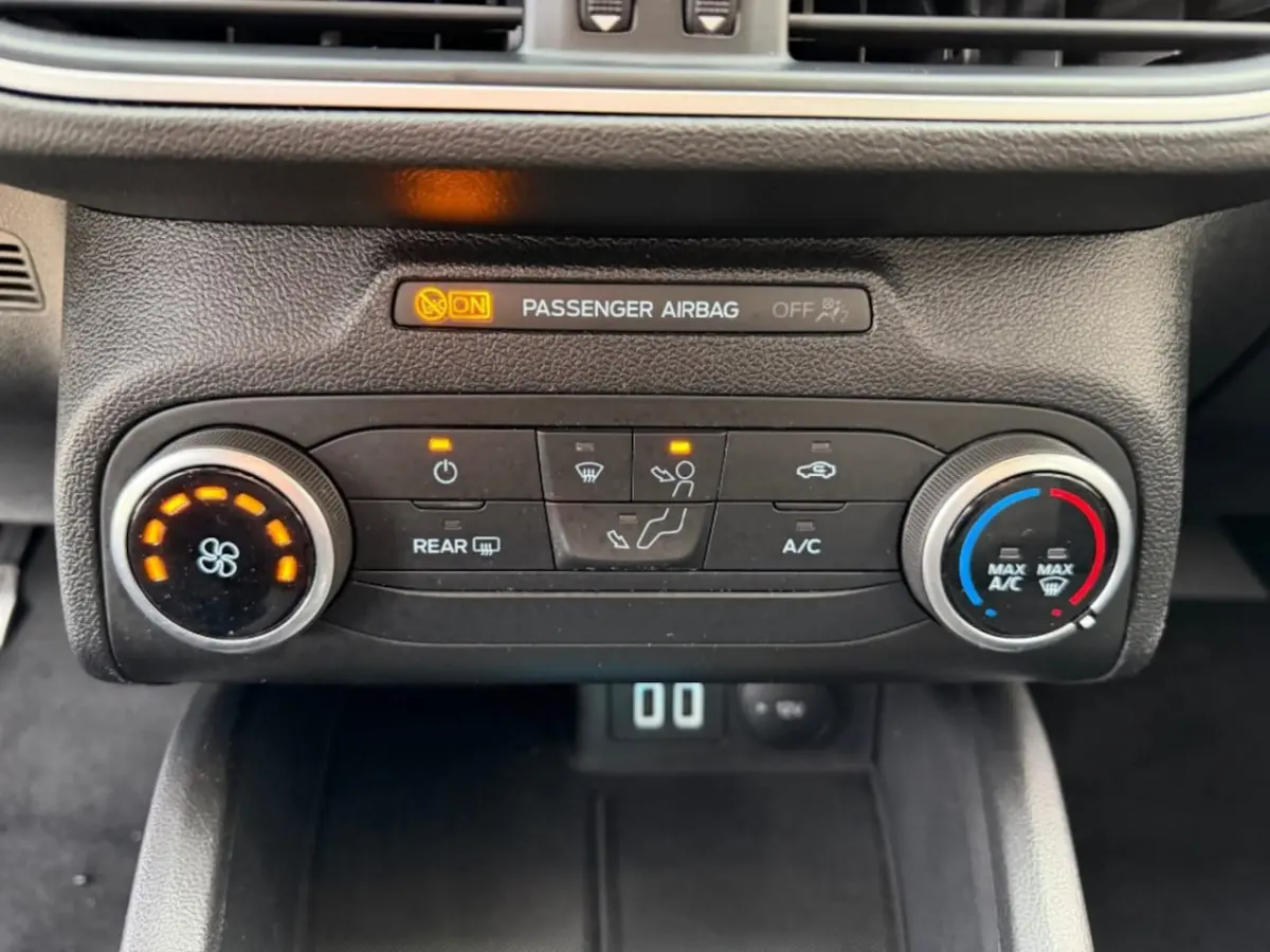 1.0 EB TREND EDITION BUSINESS NAVI AIRCO PDC