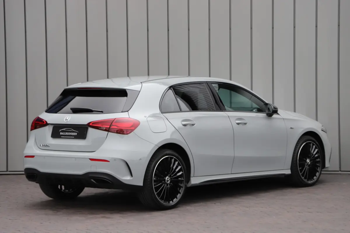 250e AMG | 218PK | Sfeerverlichting | Widescreen | Stuurverwarming | ACC+ | Standkachel |