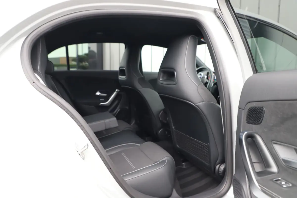 250e AMG | 218PK | Sfeerverlichting | Widescreen | Stuurverwarming | ACC+ | Standkachel |