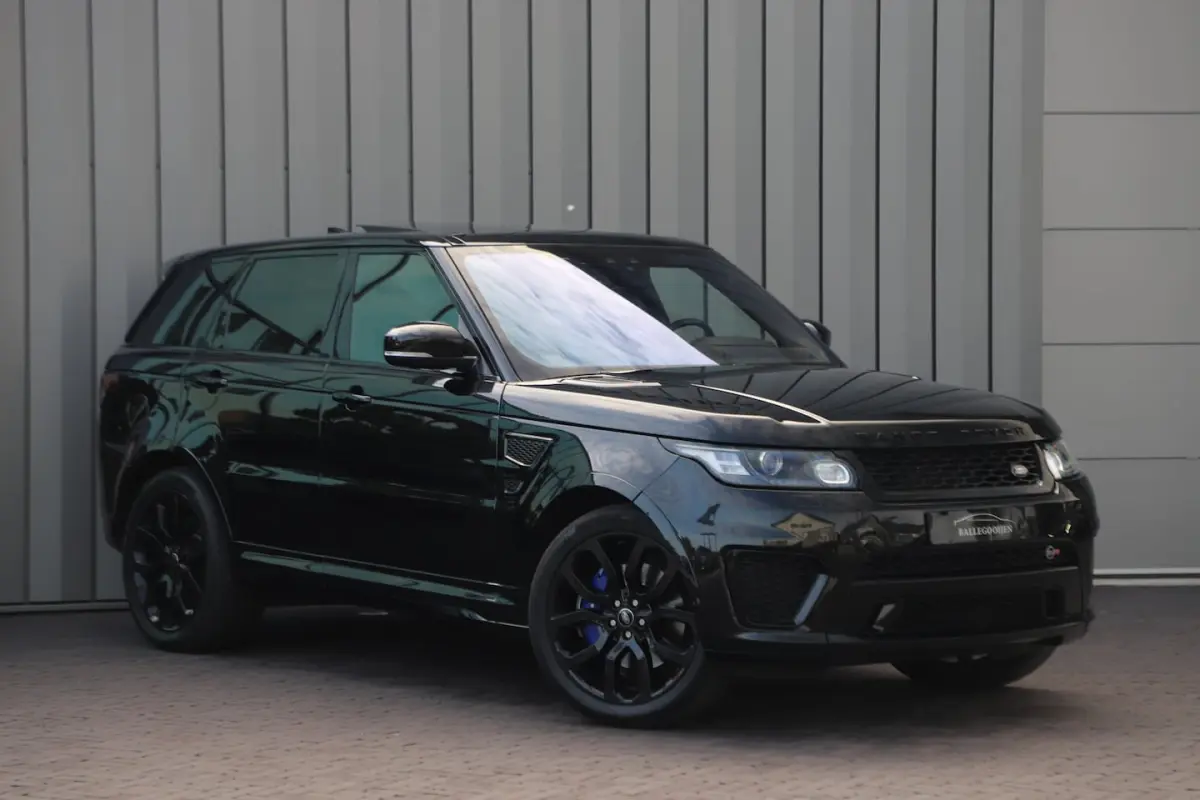 5.0 V8 Supercharged SVR | 550PK | Luchtvering | Keyless-go | Schaalstoelen | Carbon | Meri