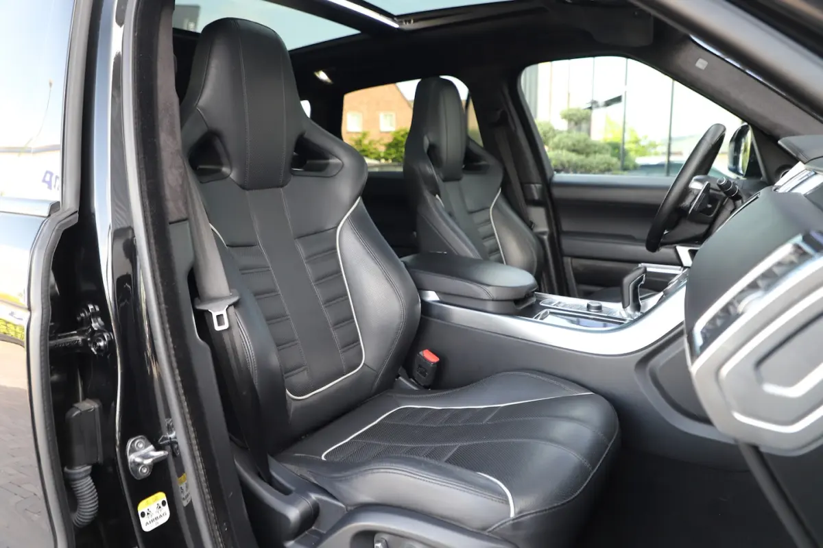 5.0 V8 Supercharged SVR | 550PK | Luchtvering | Keyless-go | Schaalstoelen | Carbon | Meri