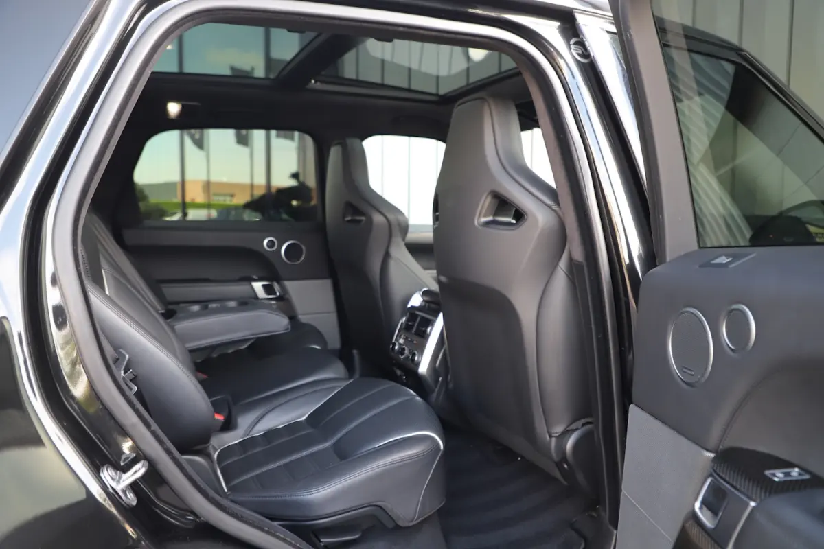 5.0 V8 Supercharged SVR | 550PK | Luchtvering | Keyless-go | Schaalstoelen | Carbon | Meri