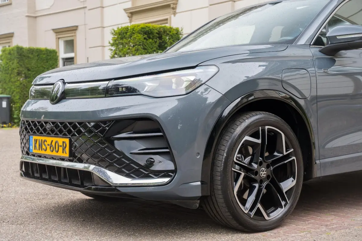 1.5 eHybrid R-Line Edition PANO | 360 CAM | MASSAGE | CARPLAY | KUIPSTOELEN