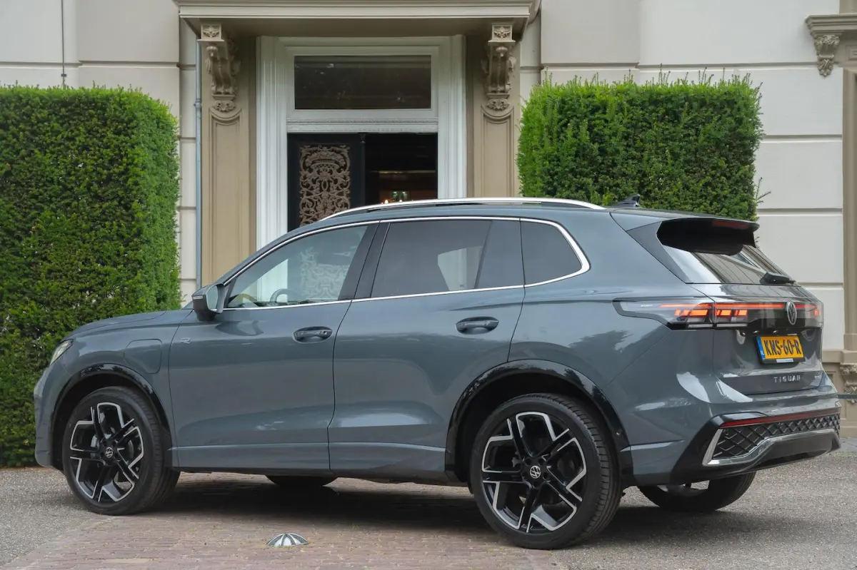 1.5 eHybrid R-Line Edition PANO | 360 CAM | MASSAGE | CARPLAY | KUIPSTOELEN