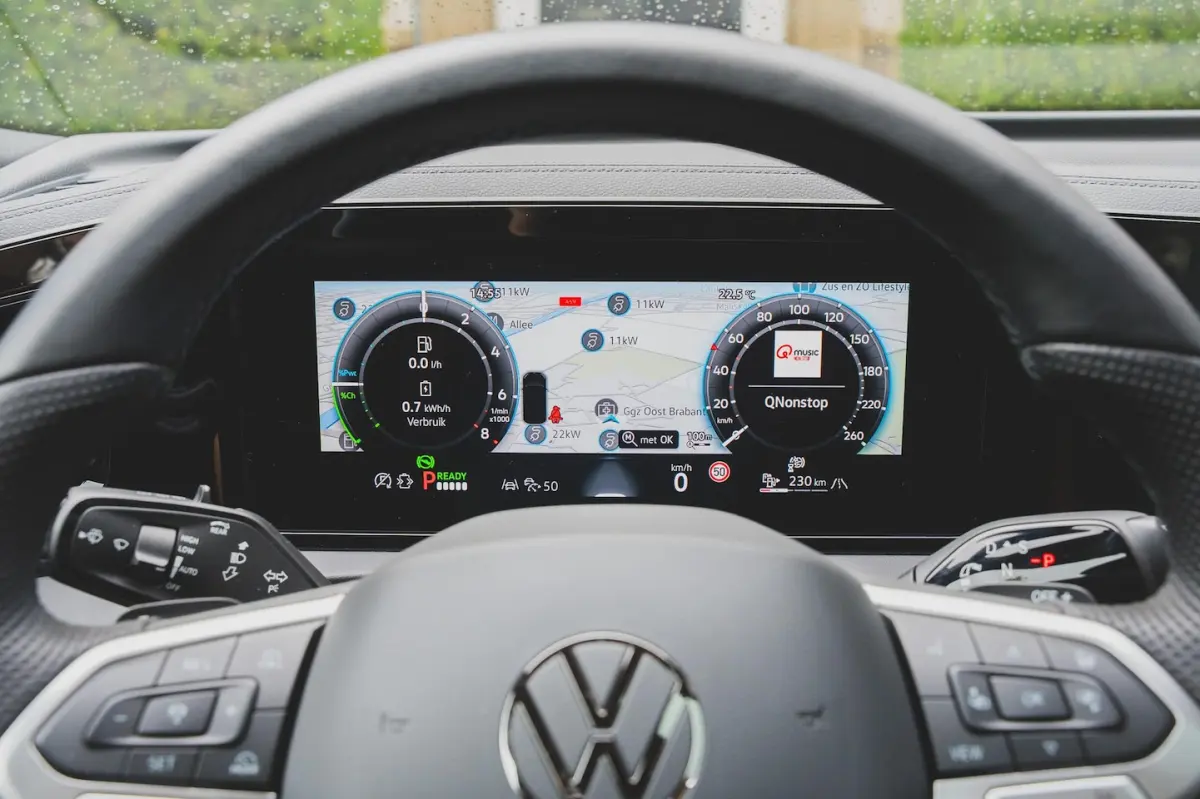 1.5 eHybrid R-Line Edition PANO | 360 CAM | MASSAGE | CARPLAY | KUIPSTOELEN
