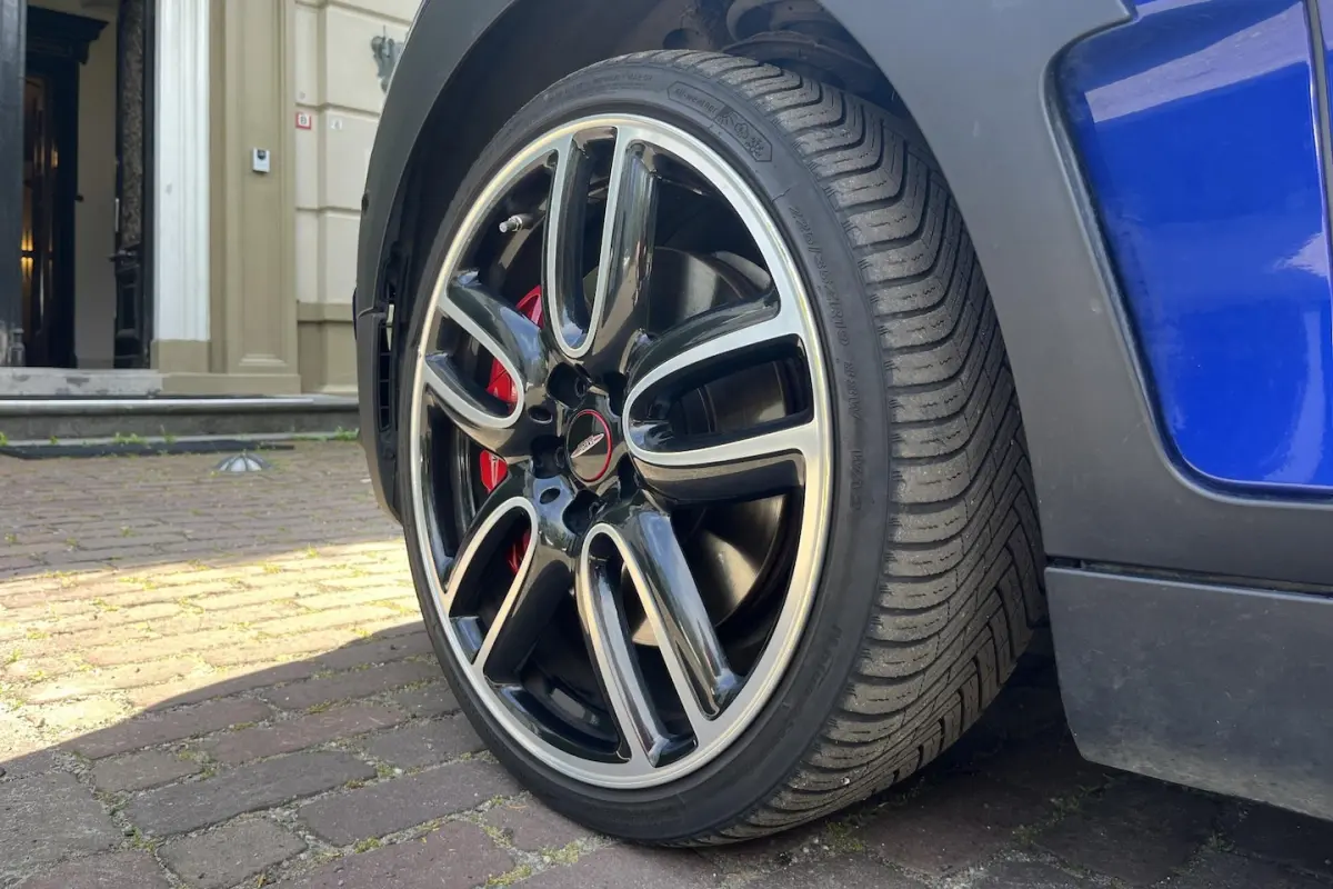 2.0 John Cooper Works ALL4 Chili PANO | H&K | ADAPTIVE | HUD | 19-INCH | STARLIGHT METALLI