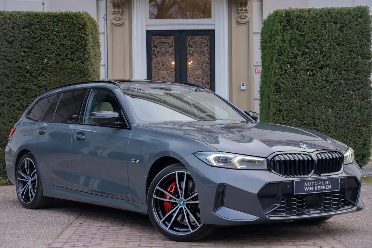 330e High Executive TREKHAAK | PANO | 360 CAM | CARBON | DRAVITGRAU | FULL OPTION