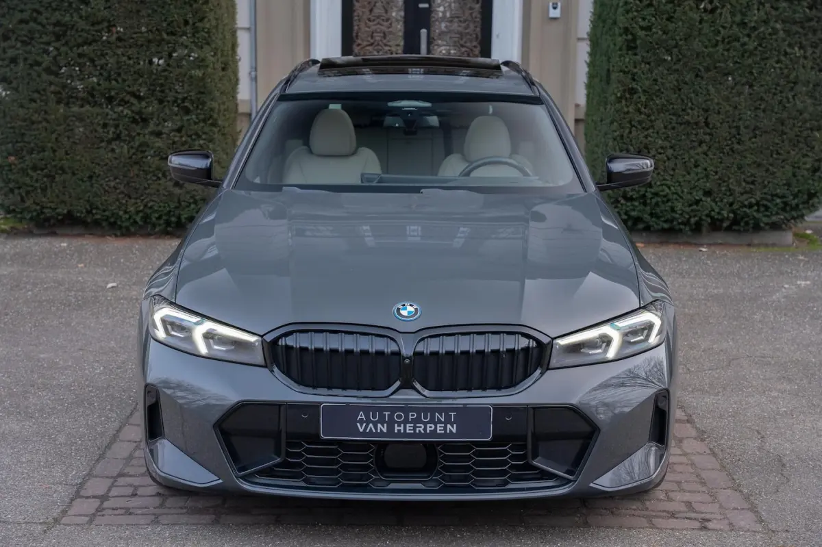 330e High Executive TREKHAAK | PANO | 360 CAM | CARBON | DRAVITGRAU | FULL OPTION