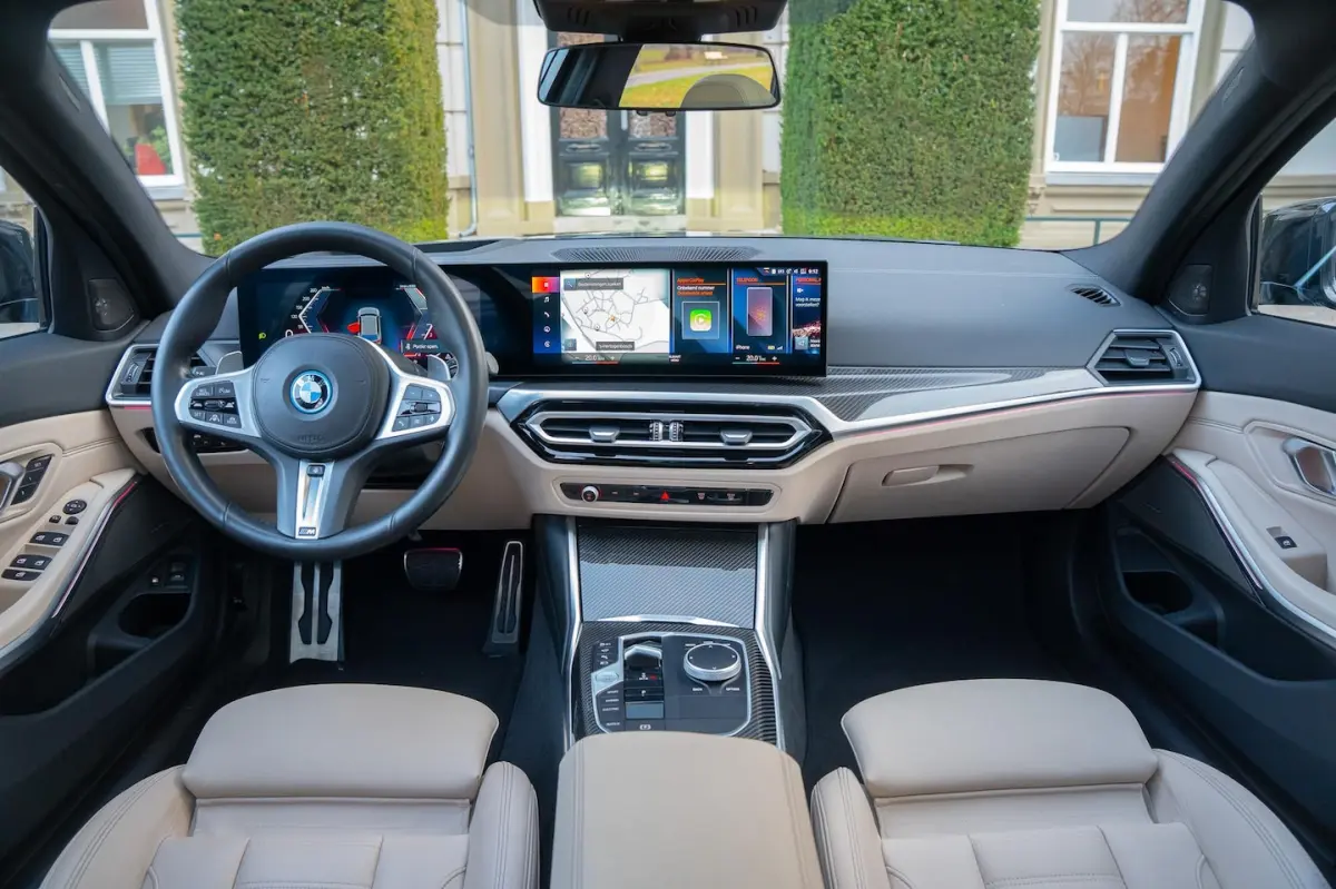 330e High Executive TREKHAAK | PANO | 360 CAM | CARBON | DRAVITGRAU | FULL OPTION