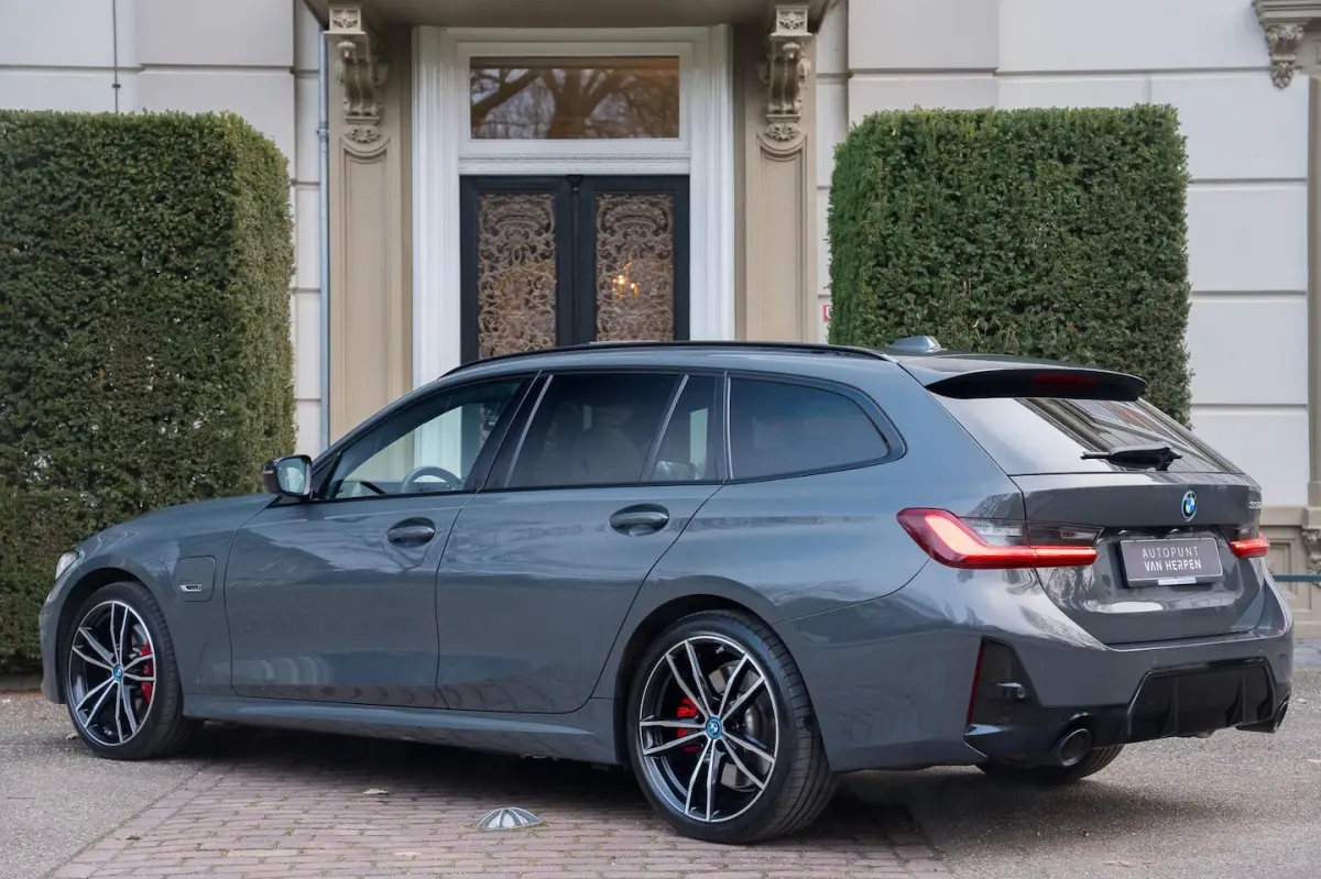 330e High Executive TREKHAAK | PANO | 360 CAM | CARBON | DRAVITGRAU | FULL OPTION