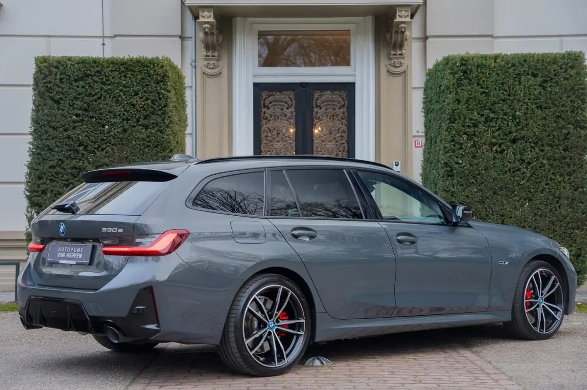 330e High Executive TREKHAAK | PANO | 360 CAM | CARBON | DRAVITGRAU | FULL OPTION