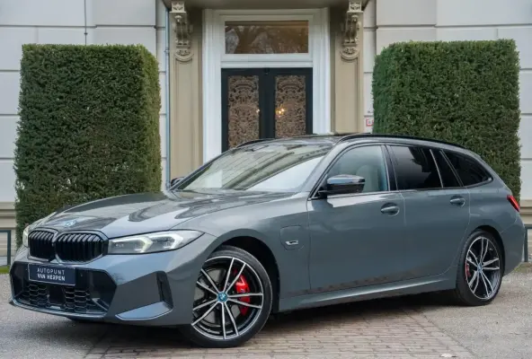 330e High Executive TREKHAAK | PANO | 360 CAM | CARBON | DRAVITGRAU | FULL OPTION