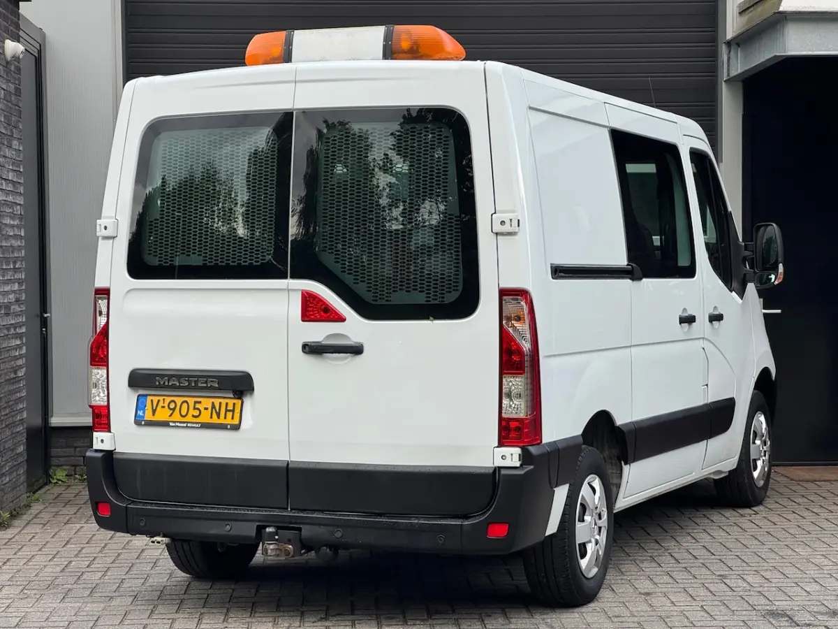 T35 2.3 dCi L1H2 EURO6 DUBBEL CABINE AIRCO NAVI