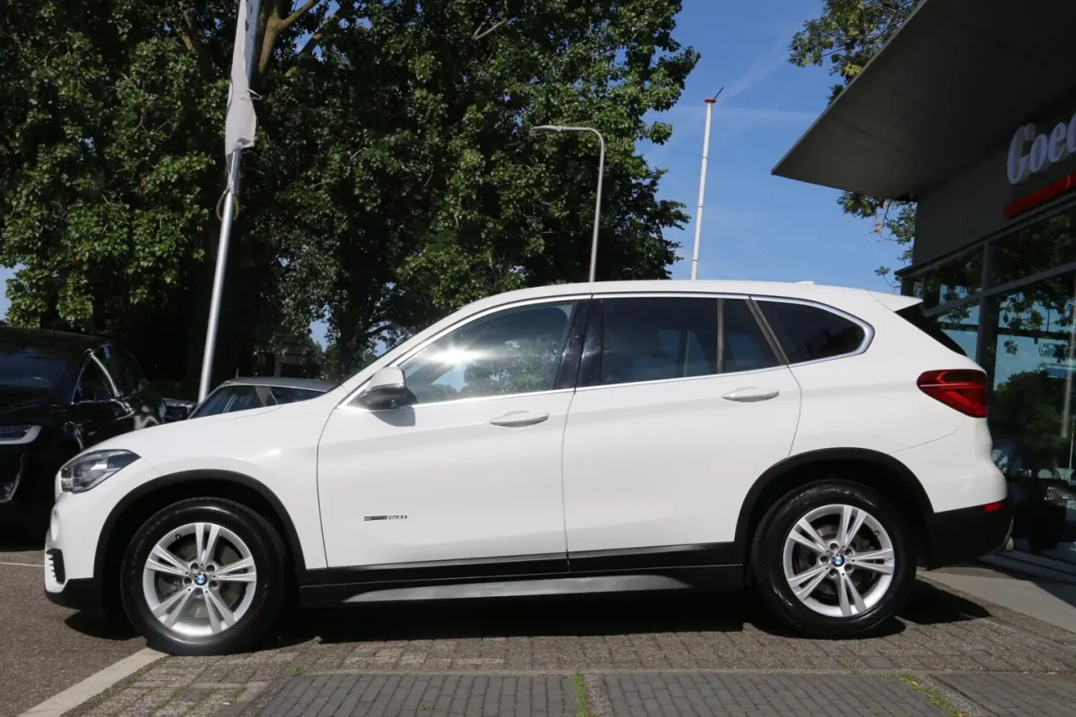 SDrive20i Centennial High Executive LEDER AUTOMAAT