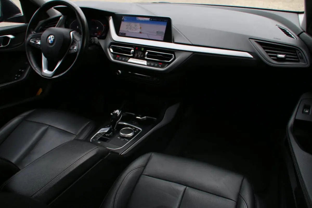 118i High Executive Edition DEALER OND. NL-AUTO NAP