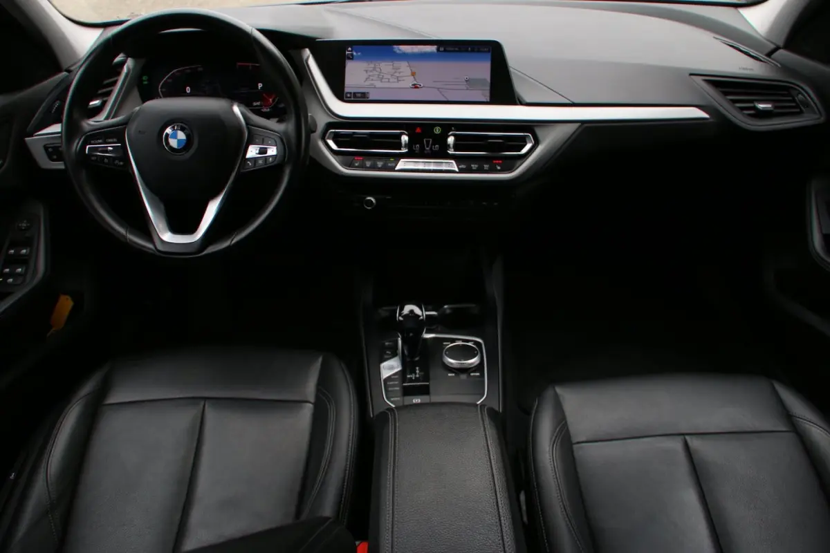 118i High Executive Edition DEALER OND. NL-AUTO NAP