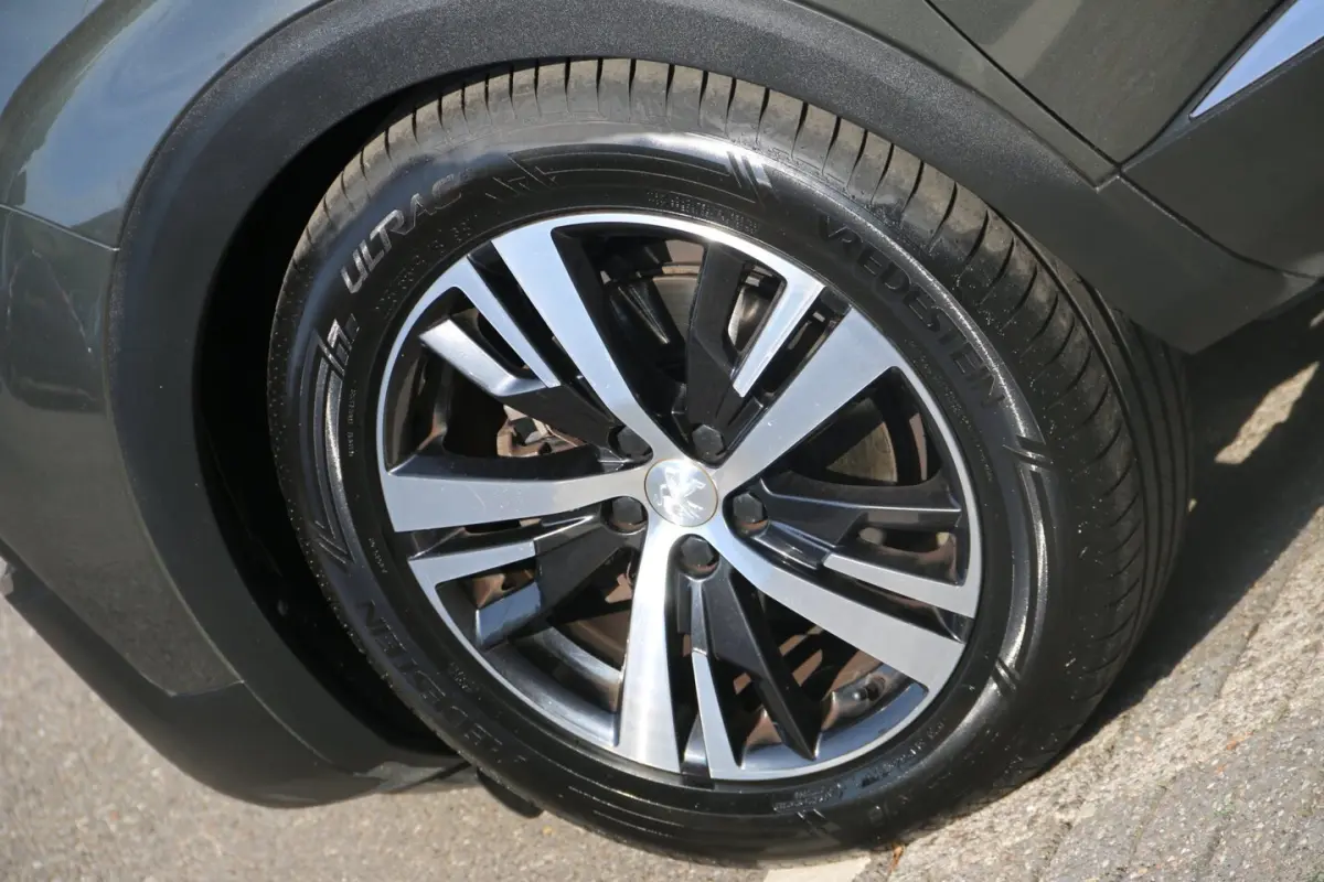 1.2 PureTech Allure AUTOMAAT NL-AUTO NAP