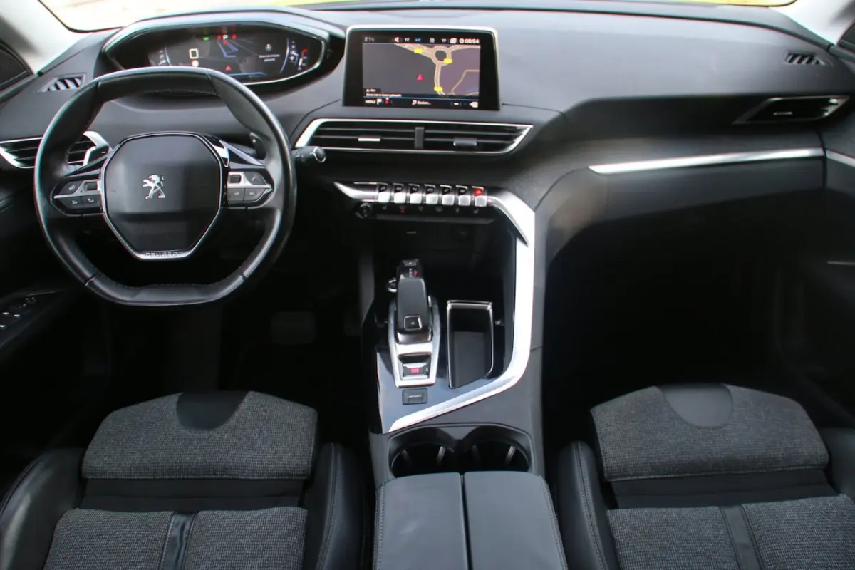 1.2 PureTech Allure AUTOMAAT NL-AUTO NAP