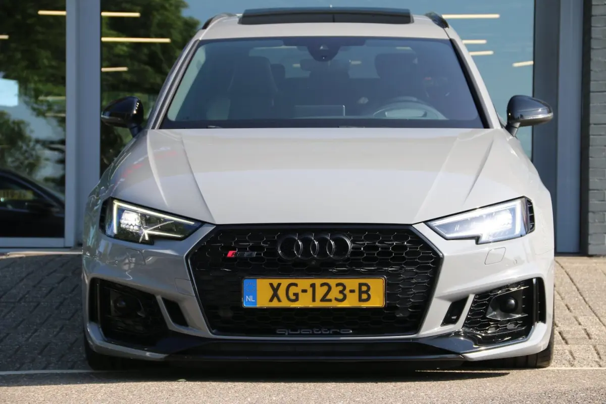 2.9 TFSI RS 4 quattro DEALER OND. B&O PANO-DAK BTW-AUTO