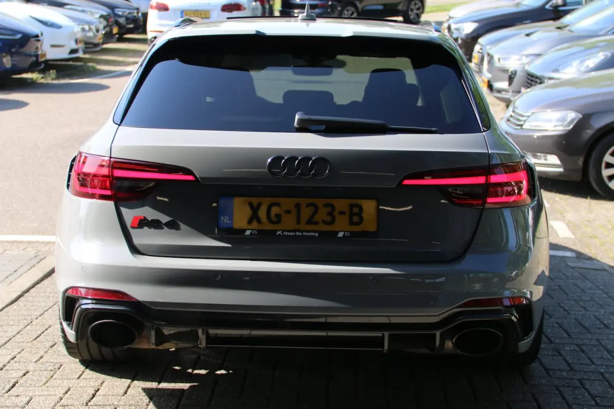 2.9 TFSI RS 4 quattro DEALER OND. B&O PANO-DAK BTW-AUTO