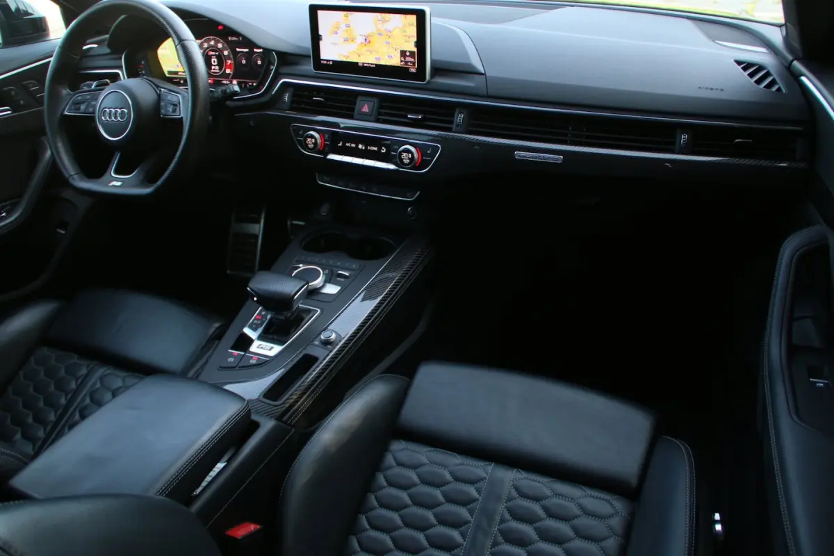 2.9 TFSI RS 4 quattro DEALER OND. B&O PANO-DAK BTW-AUTO