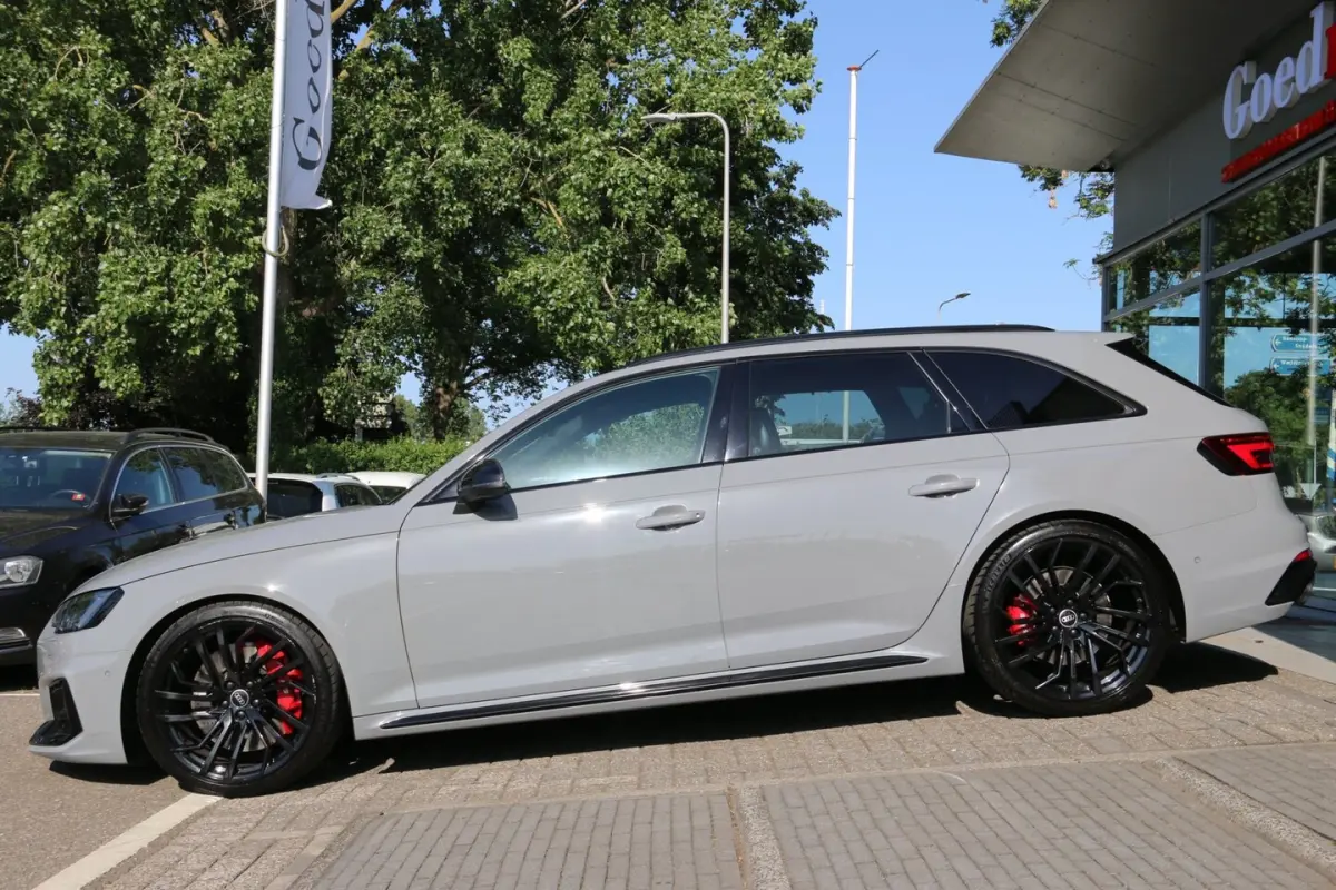 2.9 TFSI RS 4 quattro DEALER OND. B&O PANO-DAK BTW-AUTO