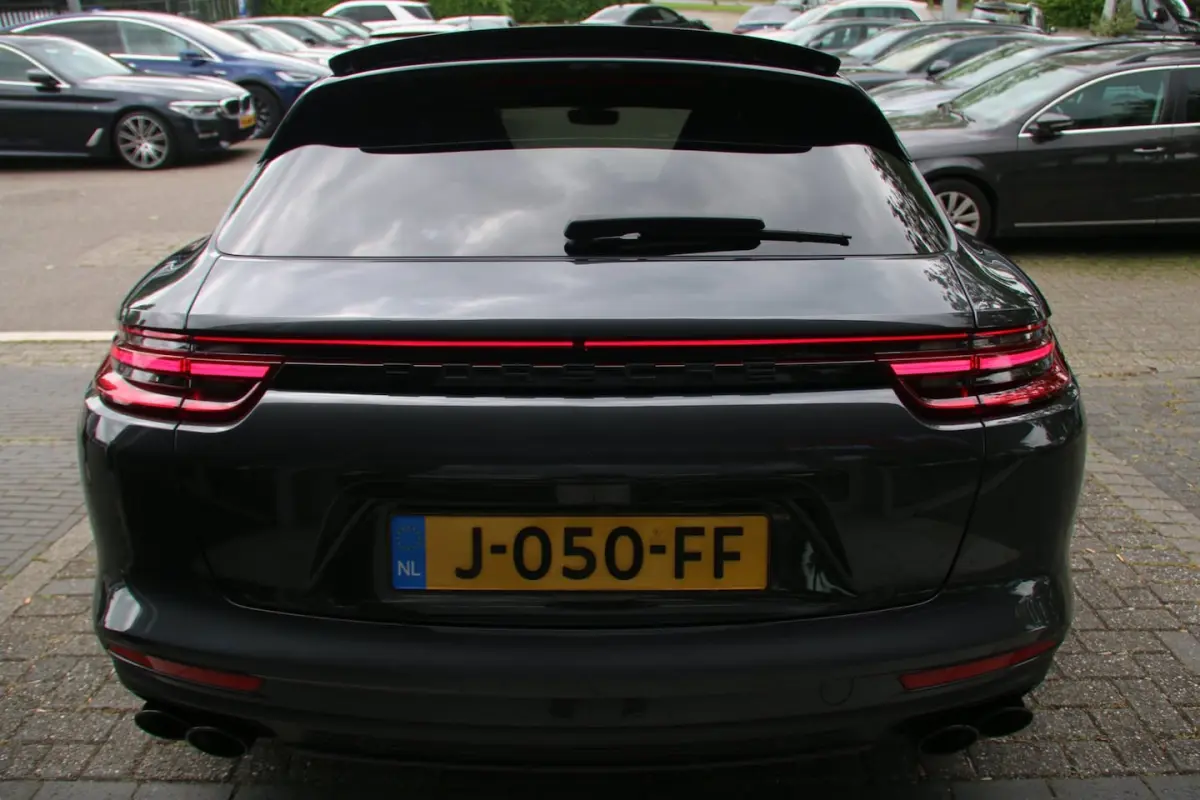 2.9 4 E-Hybrid PANO-DAK SOFT CLOSE VOL