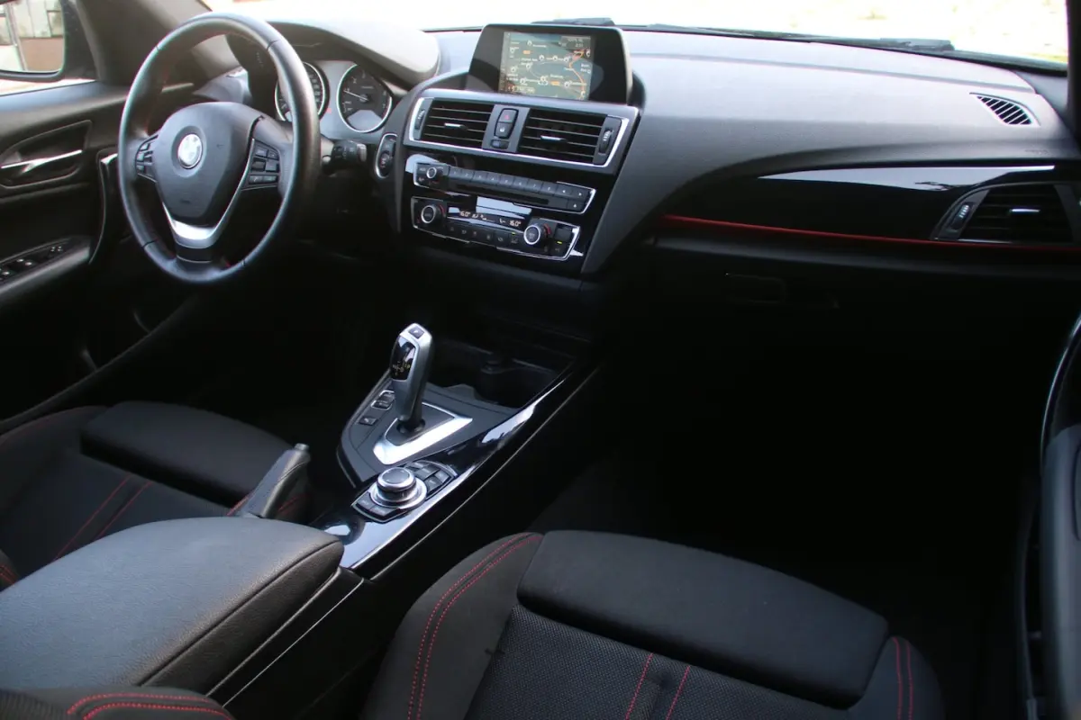 118i Centennial Executive AUTOMAAT NL-AUTO NAP